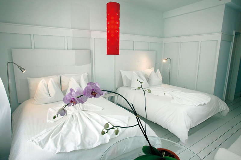 Catalina Hotel & Beach Club