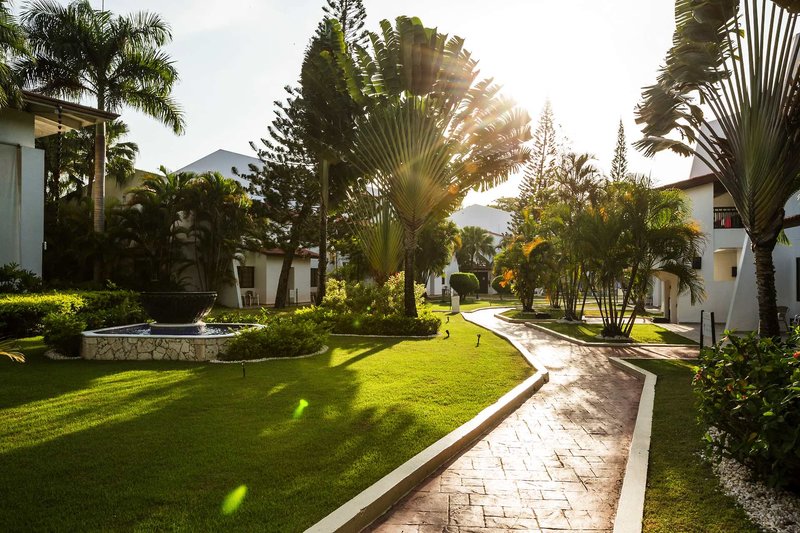 BlueBay Villas Doradas